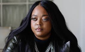 Brenda Biya affronte l’homophobie au Cameroun après son coming out